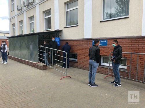 После проверки в одном из татарстанских кафе полицейские поймали 12 мигрантов-нарушителей