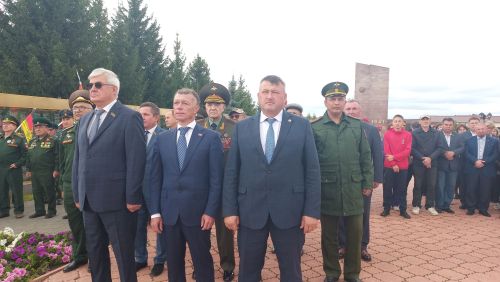 В парке Победы в Кайбицах открылся мемориал «Танк Победы»
