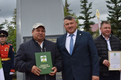 В парке Победы в Кайбицах открылся мемориал «Танк Победы»