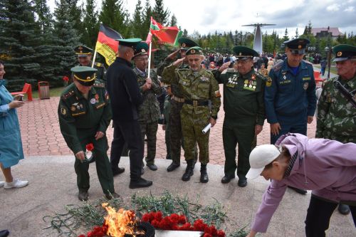 В парке Победы в Кайбицах открылся мемориал «Танк Победы»