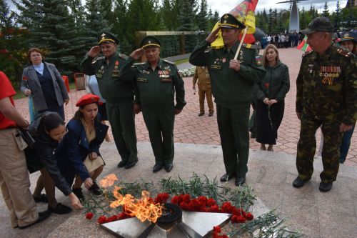 В парке Победы в Кайбицах открылся мемориал «Танк Победы»