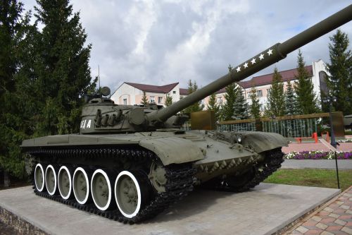 В парке Победы в Кайбицах открылся мемориал «Танк Победы»