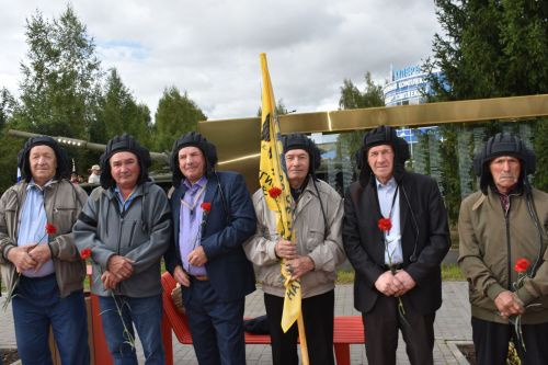В парке Победы в Кайбицах открылся мемориал «Танк Победы»