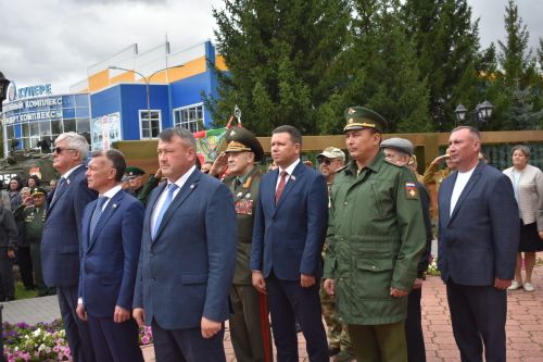 В парке Победы в Кайбицах открылся мемориал «Танк Победы»
