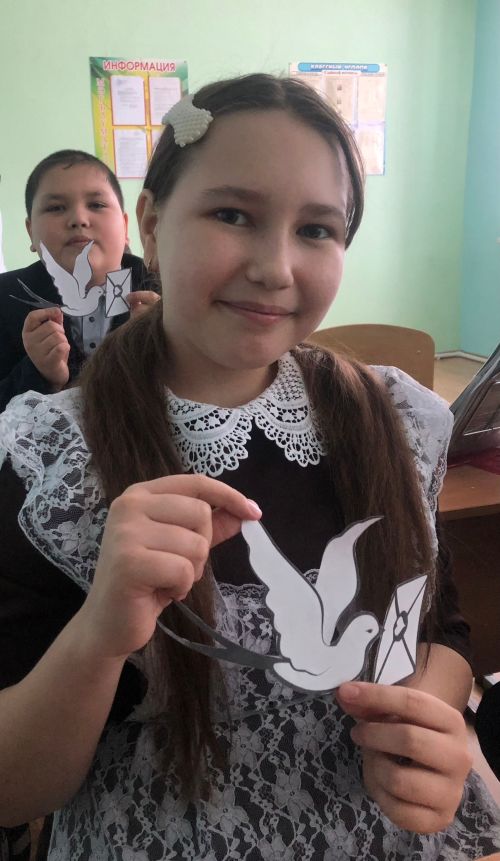 В Чутеевской школе прошла историко-патриотическая акция «Блокадная ласточка»