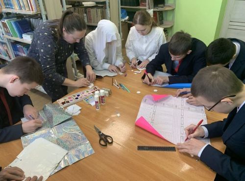В рамках федерального проекта «Пушкинская карта» в Кушманской школе прошёл мастер-класс «Милли домино»