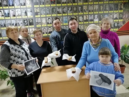 В Большеподберезинском доме культуры волонтёры почтили подвиг ленинградцев