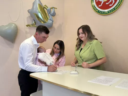 В Кайбицком районе поздравили семьи с рождением малышей