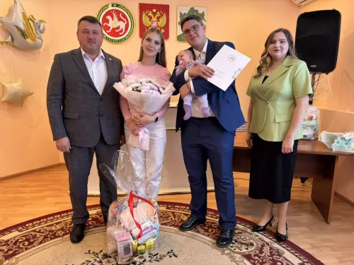 В Кайбицком районе поздравили семьи с рождением малышей