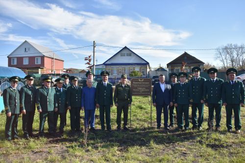 В Кайбицах заложили дубовую аллею в память о заслуженном лесоводе