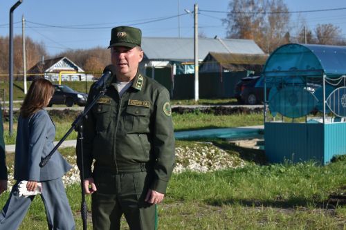 В Кайбицах заложили дубовую аллею в память о заслуженном лесоводе
