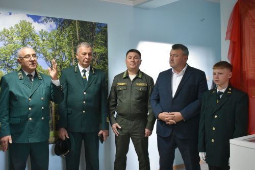 Мемориальный уголок памяти заслуженного лесовода открыли в Кайбицком районе