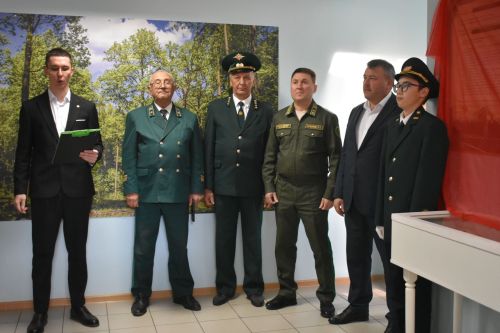 Мемориальный уголок памяти заслуженного лесовода открыли в Кайбицком районе