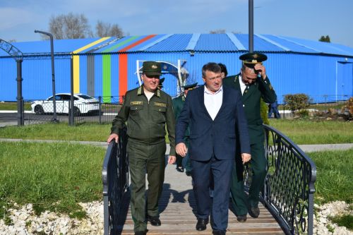 В Кайбицах заложили дубовую аллею в память о заслуженном лесоводе