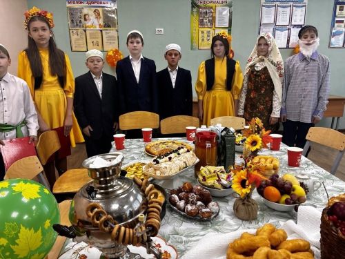 В Чутеевской школе прошел масштабный общешкольный праздник «Бал золотой осени»