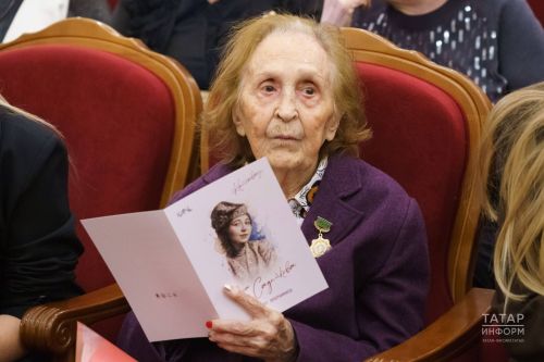 Әлфия Айдарская: Әнием халыкныкы иде, ул чын татар сандугачы булды