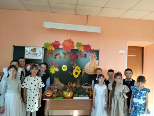 В Большетябердинской начальной школе состоялся долгожданный «Осенний бал-2026»