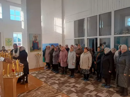 Вместе легче ждать: в Казанско-Богородицком храме прошла теплая встреча с семьями защитников