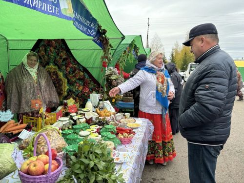 В Кайбицах с размахом прошла традиционная ярмарка, посвящённая Международному дню пожилых людей