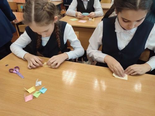 В Большекайбицкой школе прошел мастер-класс по созданию объемных фигур