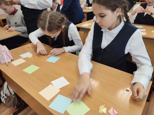 В Большекайбицкой школе прошел мастер-класс по созданию объемных фигур