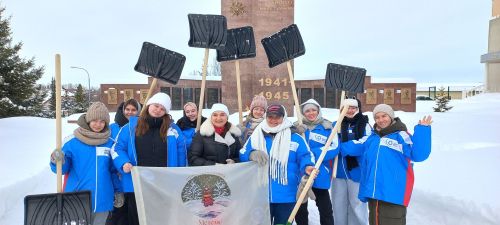 Студенты Казани в Кайбицах чистили снег и устраивали концерты