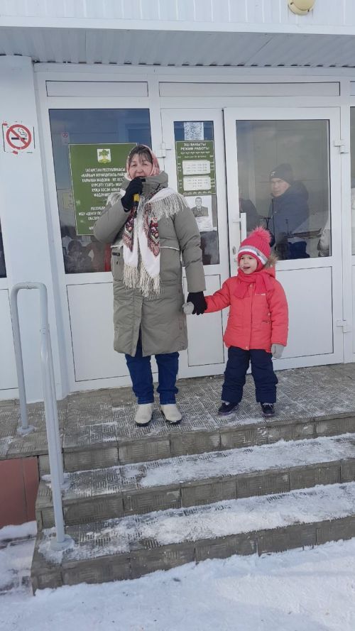 На Масленицу в Хозесанове катались на запряженной лошади