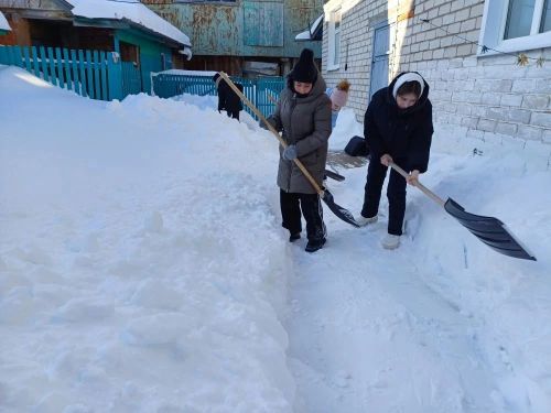 Ученики Муралинской школы провели акцию «Снежный десант»