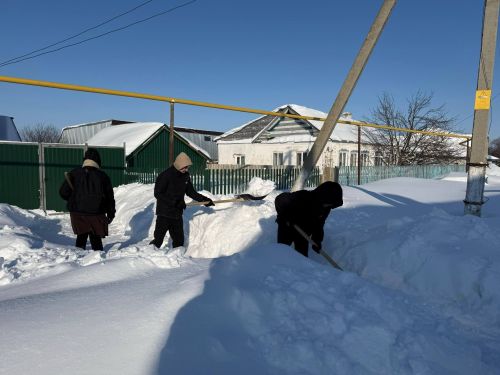 Хозесановские школьники помогли пожилым в уборке снега