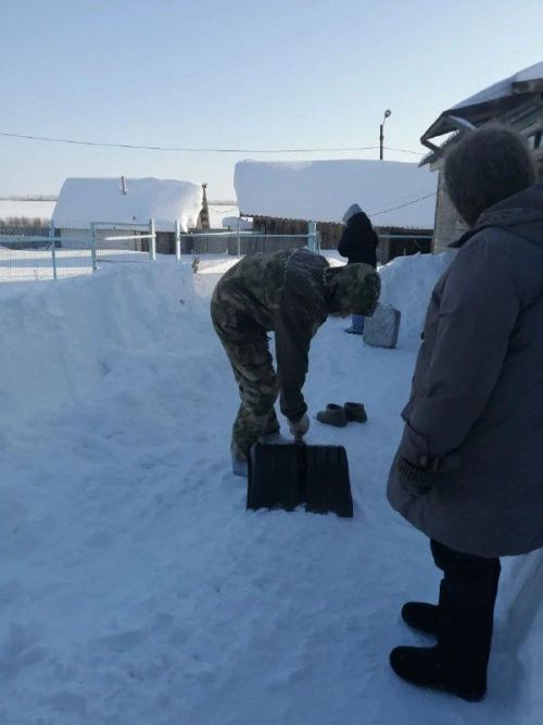 С заботой о соседях: добрые дела школьников из Больших Кайбиц