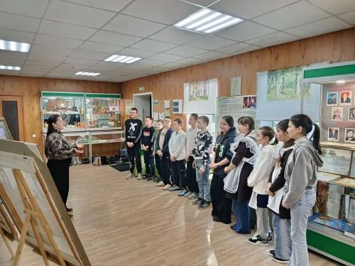 Ученики Чутеевской школы побывали на передвижной выставке Национального музея РТ «Я устремляюсь в вечность: Габдулла Тукай и его наследие»