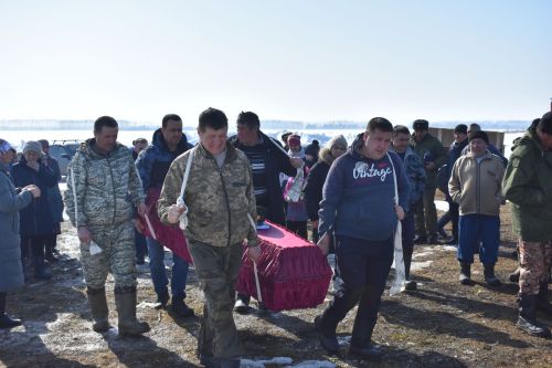 В Малых Мемях в последний путь проводили бойца, погибшего в спецоперации