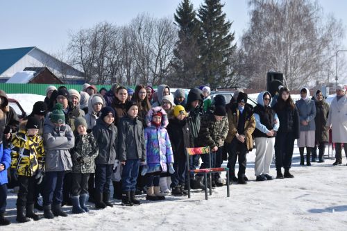 В Малых Мемях в последний путь проводили бойца, погибшего в спецоперации