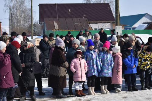 В Малых Мемях в последний путь проводили бойца, погибшего в спецоперации