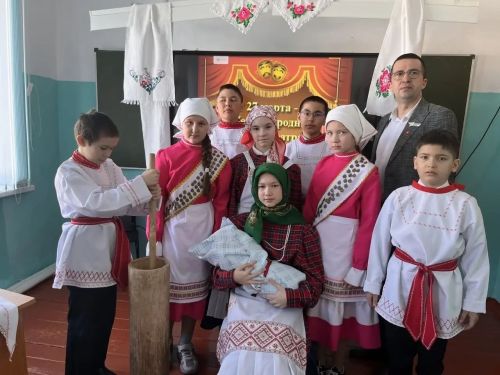 Во Всемирный день театра в Хозесановской школе прошло мероприятие, объединившее активистов Движения Первых и советника директора по воспитанию Орлят России