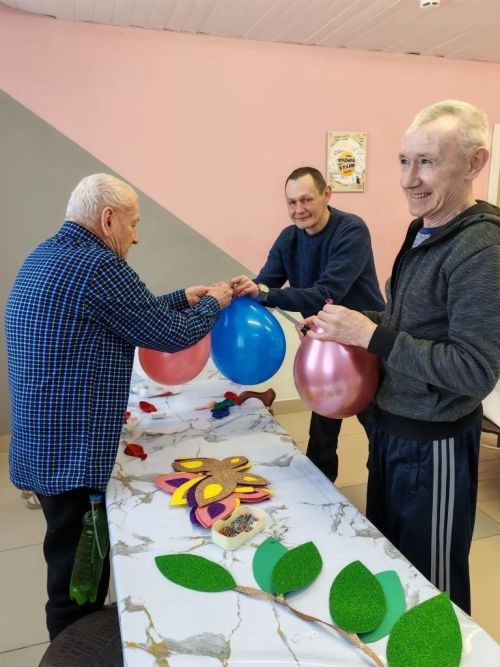 В Кайбицком доме-интернате для престарелых и инвалидов вовсю кипит подготовка к самому нежному празднику весны