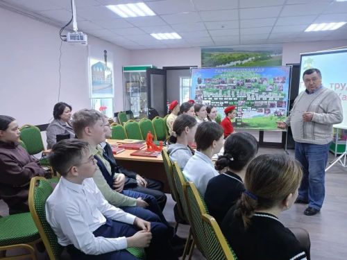Имена, вписанные в историю: Кушманские школьники в гостях у Музея Кайбицкого края