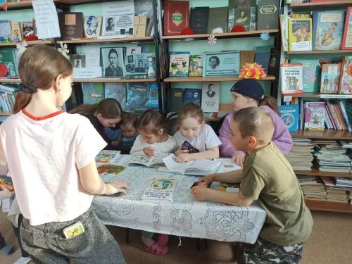 В Берлибашской сельской библиотеке прошёл литературный час «Сказки доброго волшебника»