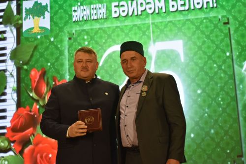 На торжестве по случаю 35-летия образования Кайбицкого района чествовали кайбичан, удостоившихся государственных наград