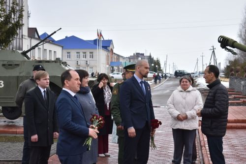 В Кайбицах побывал Герой России Расим Баксиков