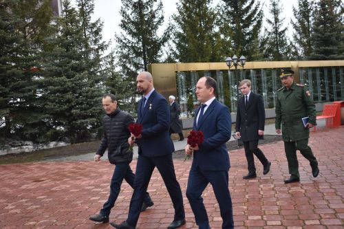 В Кайбицах побывал Герой России Расим Баксиков