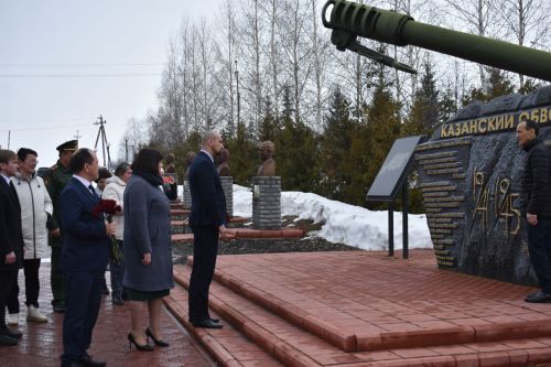 В Кайбицах побывал Герой России Расим Баксиков