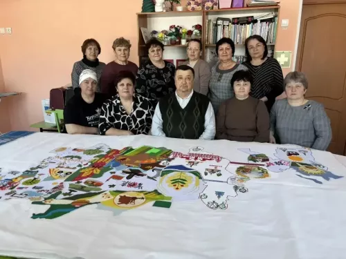 В Муралинской школе прошло творческое собрание по созданию вышитой карты Кайбицкого района