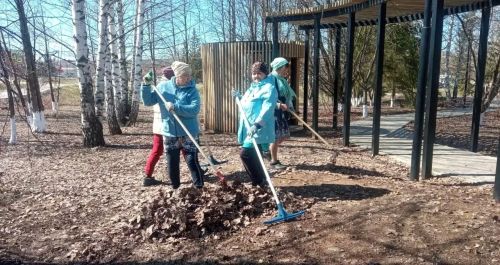 Весеннее благоустройство: в Кайбицком районе приводят в порядок парки и скверы