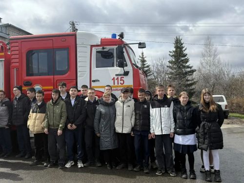 Экскурсия в подразделение МЧС: школьники Большекайбицкой школы узнали о работе спасателей
