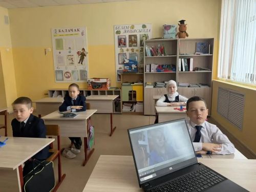 В Кушманской школе прошёл очередной урок из цикла «Разговоры о важном», посвящённый искусству работы в команде и созидательной силе коллектива