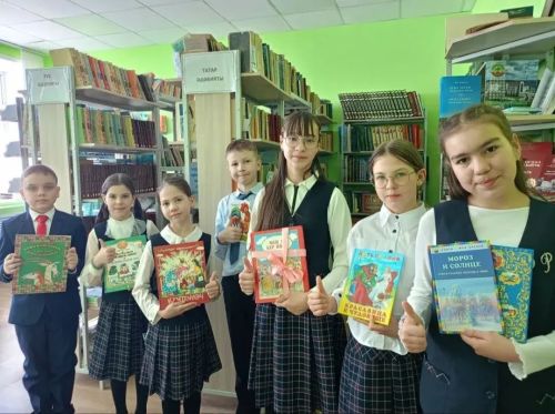 В Кушманской школе прошла акция «Подари книгу школьной библиотеке»