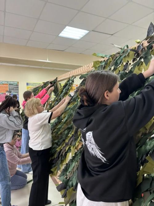 Школьники, педагоги и волонтеры Хозесаново объединились для помощи фронту