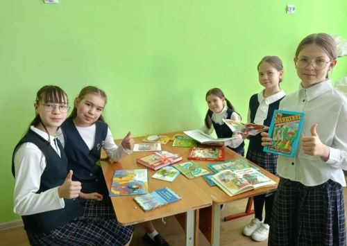 В Кушманской школе прошла акция «Подари книгу школьной библиотеке»