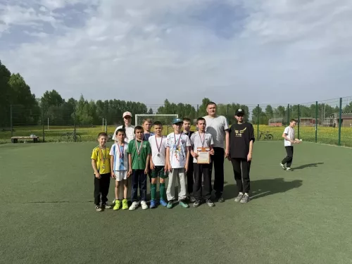 Команда Большекайбицкой школы победила в районном турнире по мини-футболу